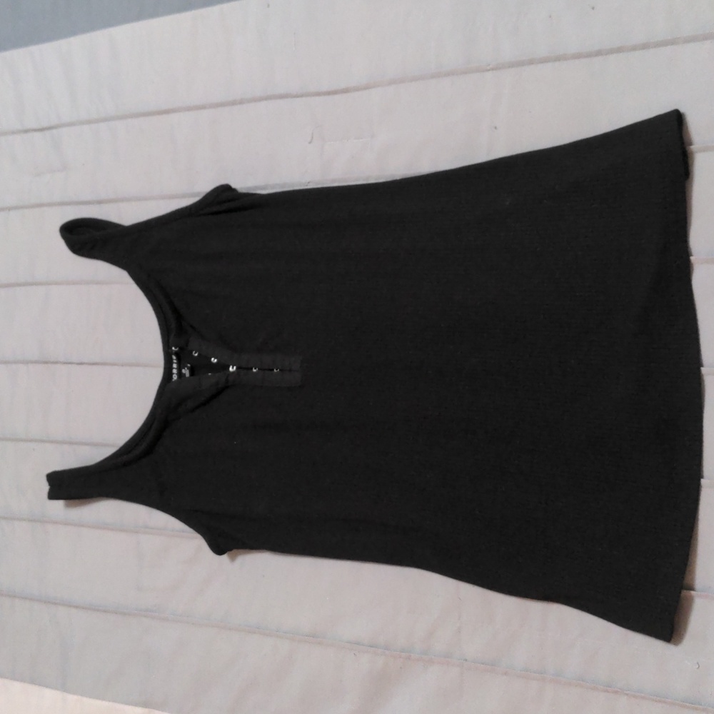 SOLD Torrid Ribbed Hook and Eye Fitted Tank Top Black sz 0 / L NWOT - Picture 4 of 5